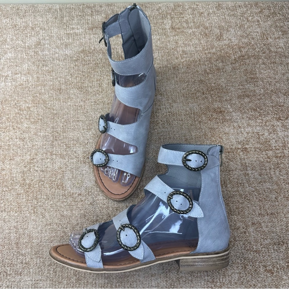 Beast Fashion Grey Buckle/Strappy Gladiator Sandals Women’s Size 8.5